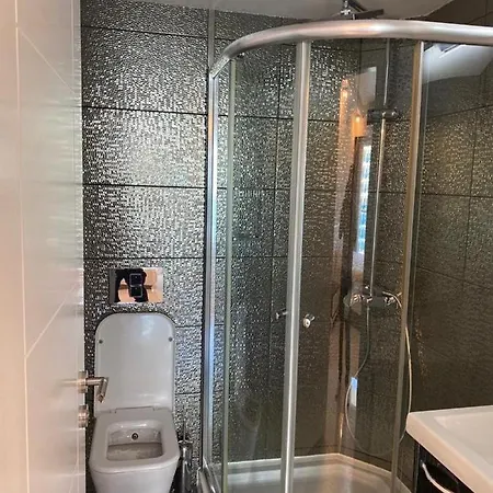 Azura Park Apartment