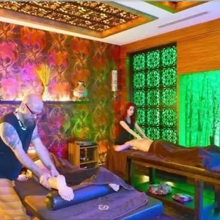 Azura Park Apartment
